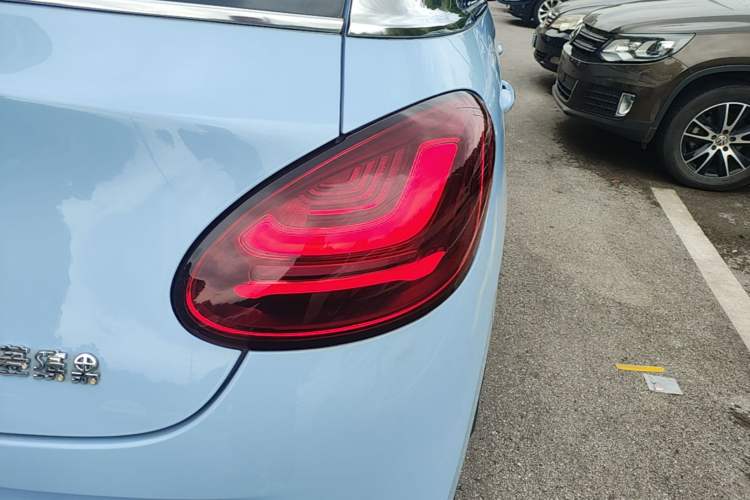 Used Wuling Bingo 2023 333 km Lingxi Connected+ Version Right Rear Taillight