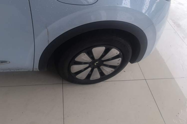 Used Wuling Bingo 2023 410 km Lingxi Deluxe Edition Right Rear Wheel Hub