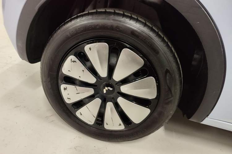 Used Wuling Bingo 2023 410 km Lingxi Deluxe Edition Right Rear Wheel Hub