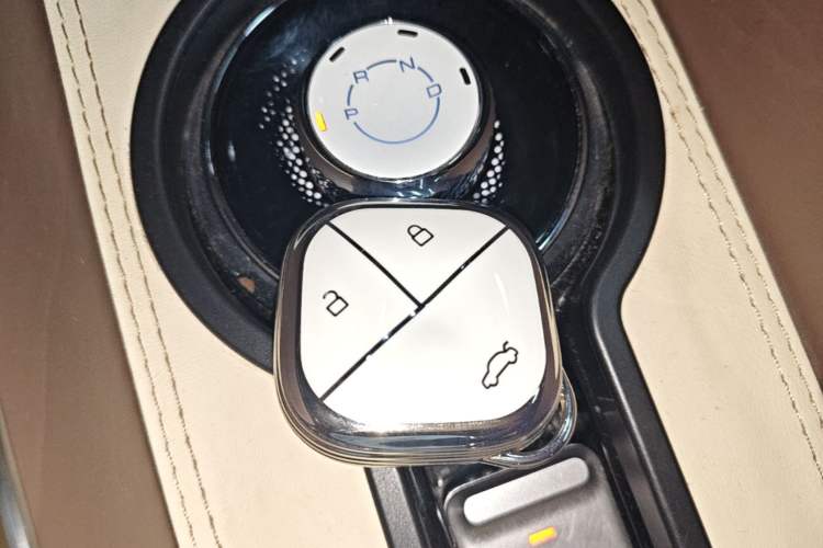 Used Wuling Bingo 2023 333 km Lingxi Connected+ Version Vehicle Key