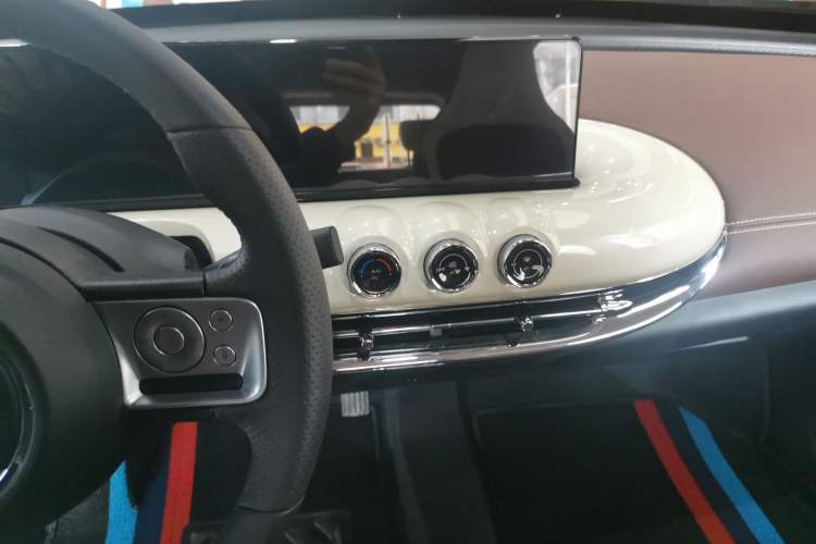 Used Wuling Bingo 2023 333 km Lingxi Connected Version Audio And AC Panel