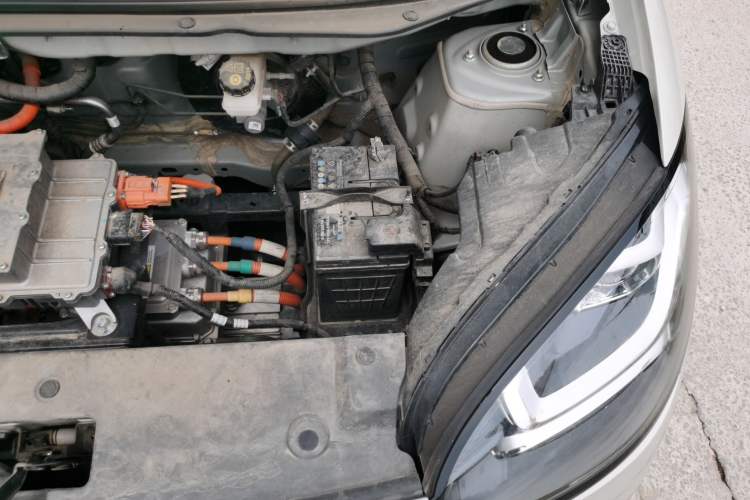 Used Wuling Bingo 2023 203km Light Edition Engine Bay Left