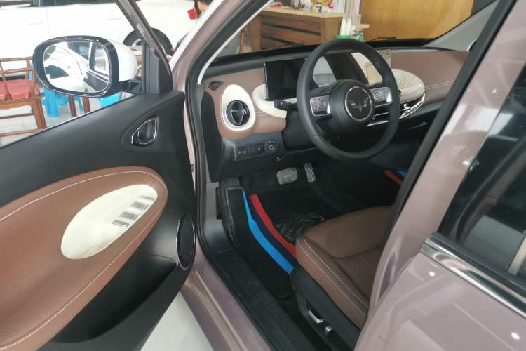Used Wuling Bingo 2023 333 km Lingxi Connected Version Interior 2