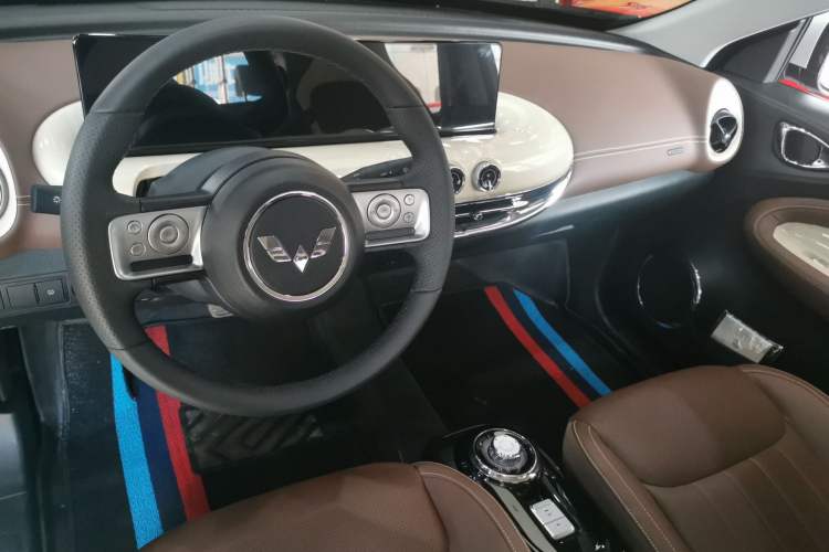 Used Wuling Bingo 2023 333 km Lingxi Connected Version Interior 3
