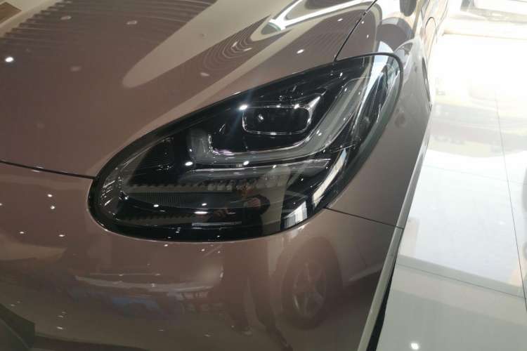 Used Wuling Bingo 2023 333 km Lingxi Connected Version Left Front Headlight