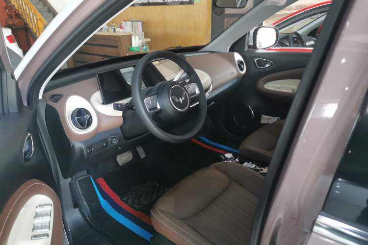 Used Wuling Bingo 2023 333 km Lingxi Connected Version Left Front Seat