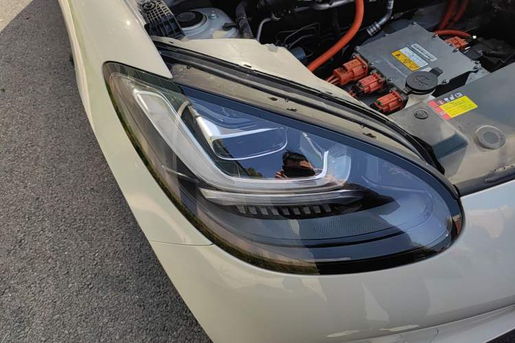 Used Wuling Bingo 2023 333 km Lingxi Connected+ Version Right Front Headlight