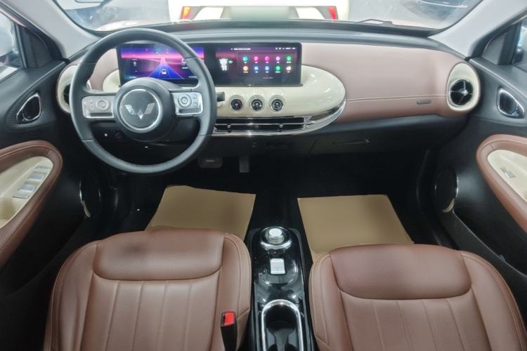 Used Wuling Bingo 2023 410 km Lingxi Deluxe Edition Center Console