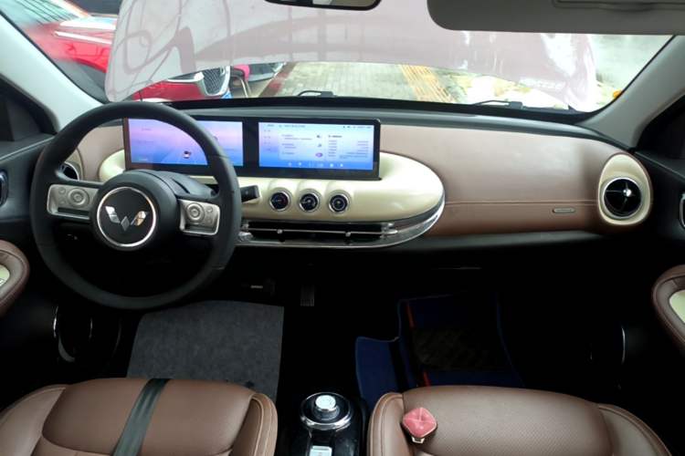 Used Wuling Bingo 2023 333 km Lingxi Connected Version Center Console