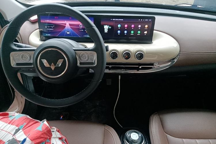 Used Wuling Bingo 2023 410 km Lingxi Deluxe Edition Center Console