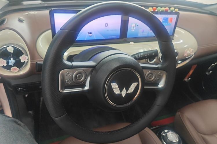 Used Wuling Bingo 2023 410 km Lingxi Deluxe Edition Center Console