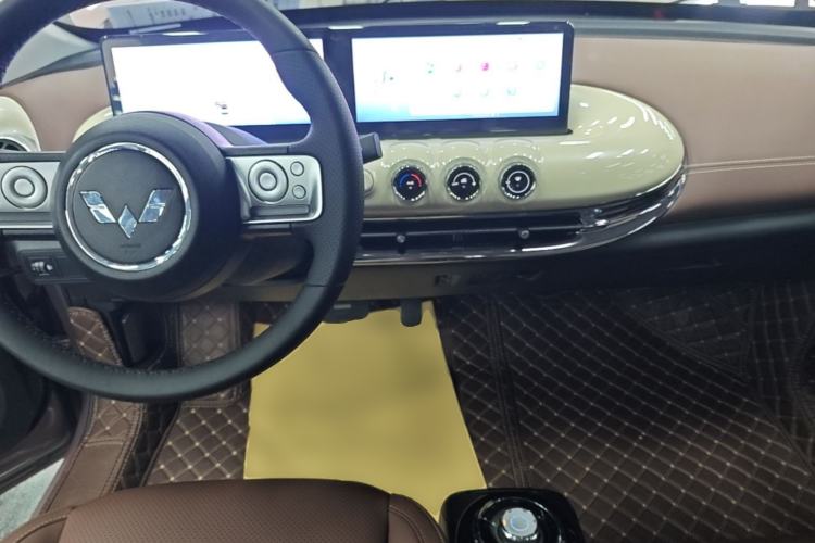 Used Wuling Bingo 2023 333 km Lingxi Connected+ Version Center Console
