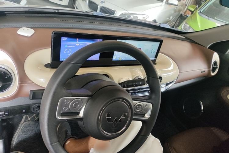 Used Wuling Bingo 2023 203km Comfort Edition Center Console