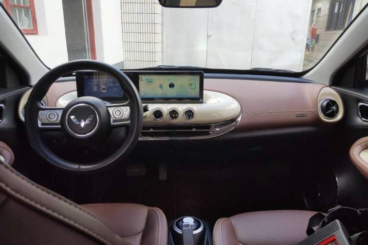 Used Wuling Bingo 2023 203km Light Edition Interior 1