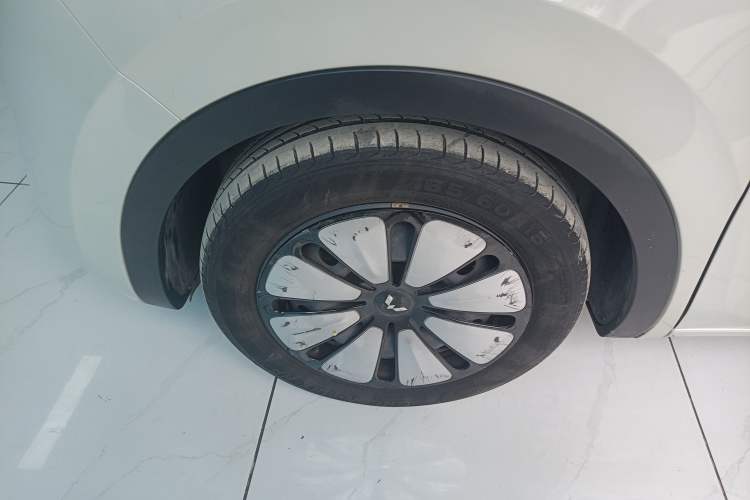 Used Wuling Bingo 2023 333 km Lingxi Connected+ Version Left Front Wheel Hub