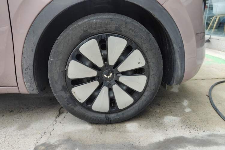 Used Wuling Bingo 2023 333 km Enjoyment Version Right Front Wheel Hub