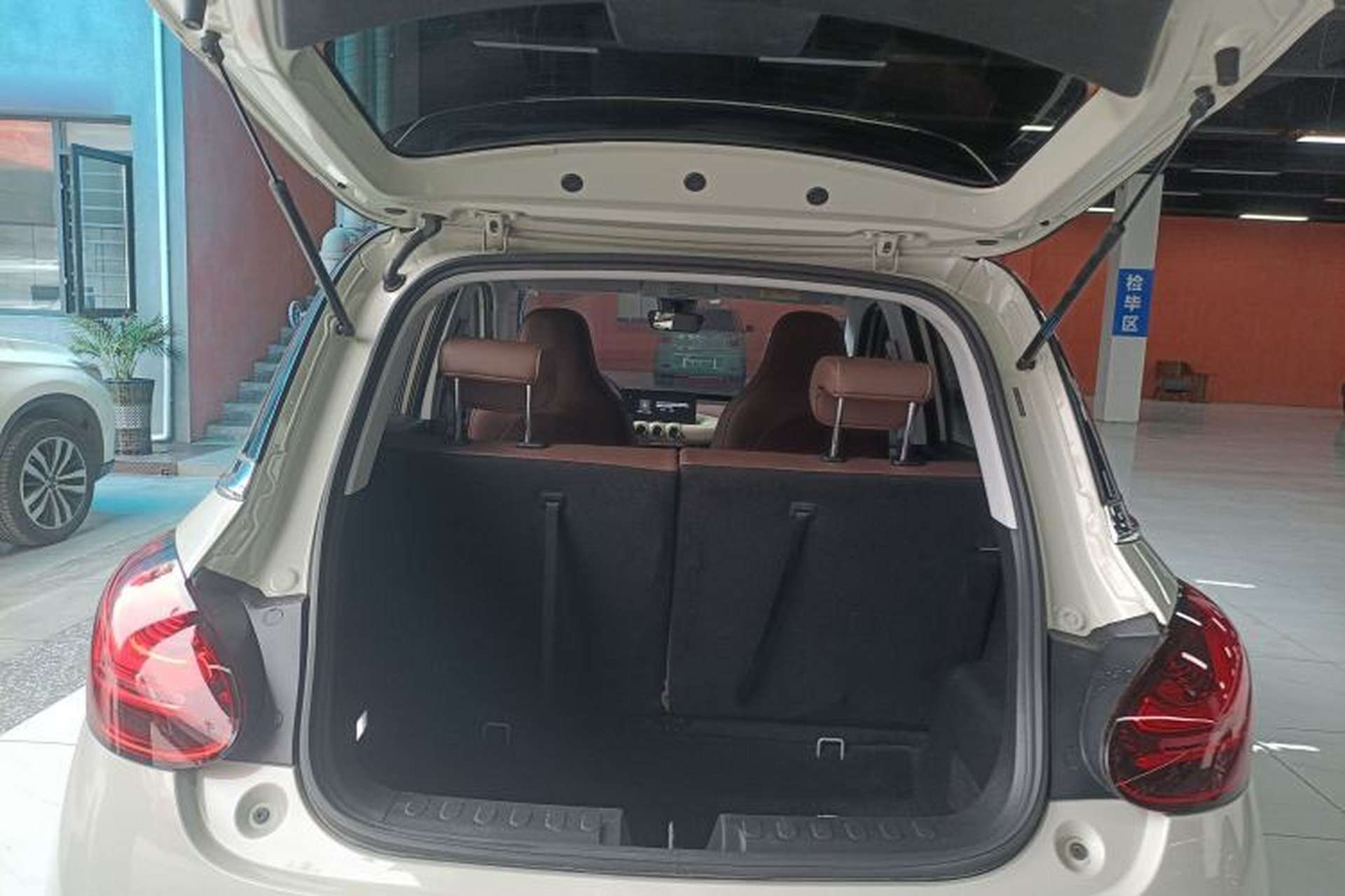 Used Wuling Bingo 2023 333 km Lingxi Connected+ Version Trunk