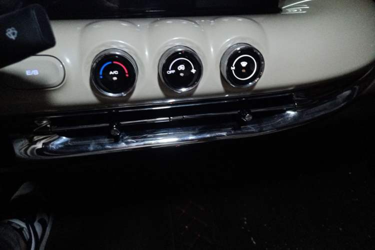 Used Wuling Bingo 2023 333 km Lingxi Connected+ Version Audio And AC Panel