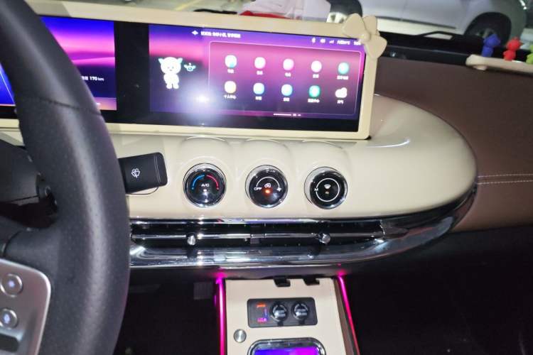 Used Wuling Bingo 2023 333 km Lingxi Connected+ Version Audio And AC Panel