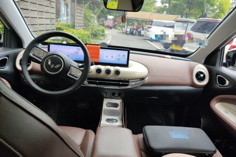 Used Wuling Bingo 2023 410 km Lingxi Deluxe Edition Center Console