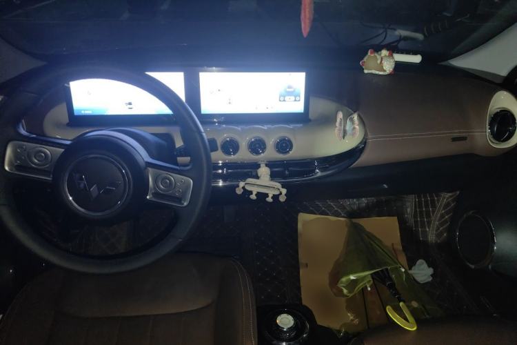 Used Wuling Bingo 2023 333 km Lingxi Connected Version Center Console