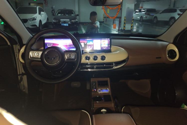 Used Wuling Bingo 2023 410 km Lingxi Deluxe Edition Center Console