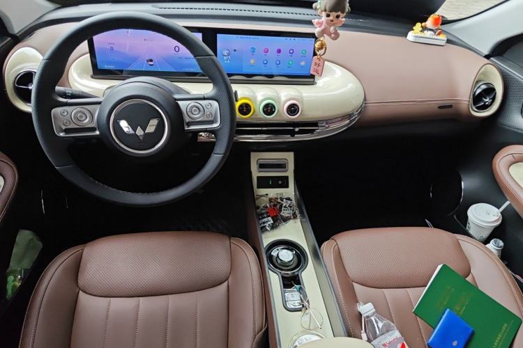 Used Wuling Bingo 2023 410 km Lingxi Deluxe Edition Center Console