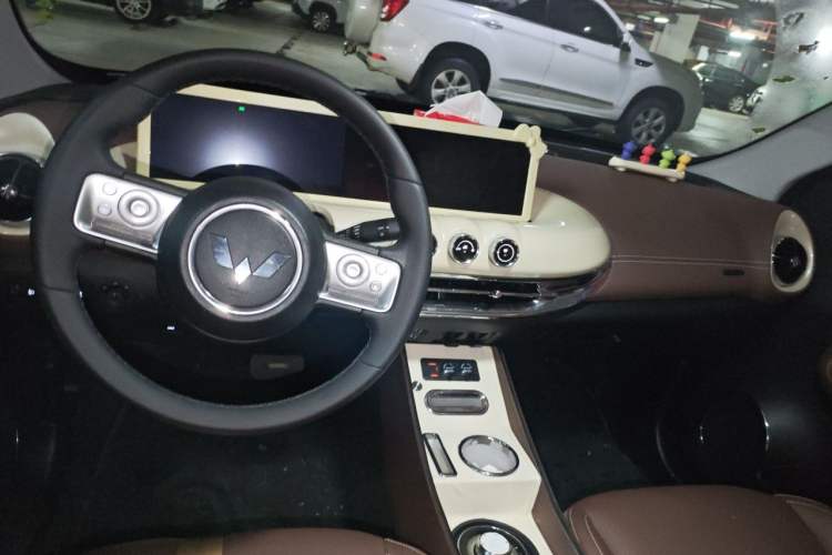 Used Wuling Bingo 2023 333 km Lingxi Connected+ Version Center Console