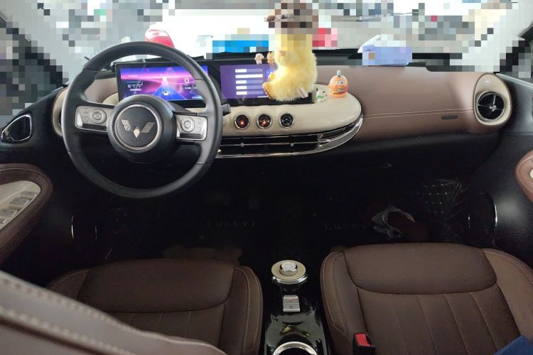 Used Wuling Bingo 2023 410 km Lingxi Deluxe Edition Center Console