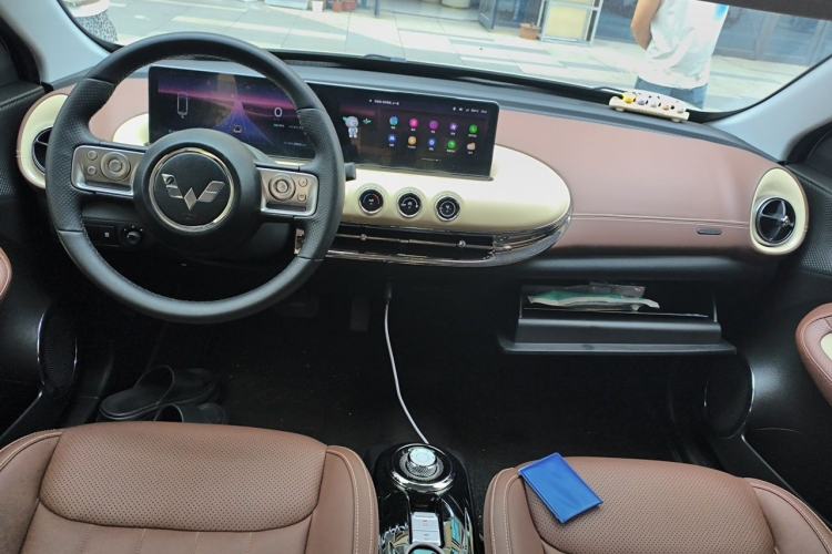 Used Wuling Bingo 2023 333 km Lingxi Connected+ Version Center Console