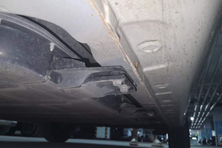 Used Wuling Bingo 2023 333 km Lingxi Connected Version Chassis Front Left