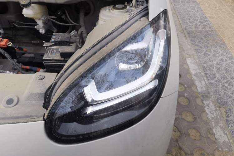 Used Wuling Bingo 2023 203km Light Edition Engine Bay Left