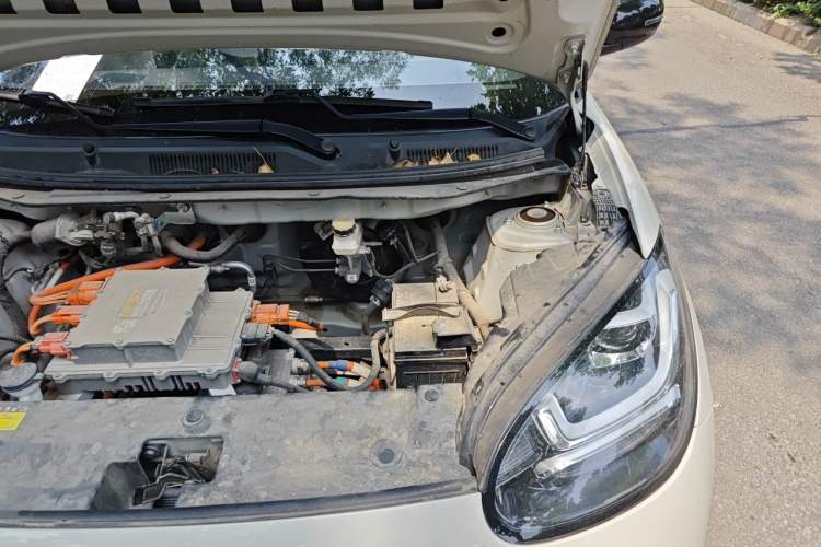 Used Wuling Bingo 2023 203km Light Edition Engine Bay Left