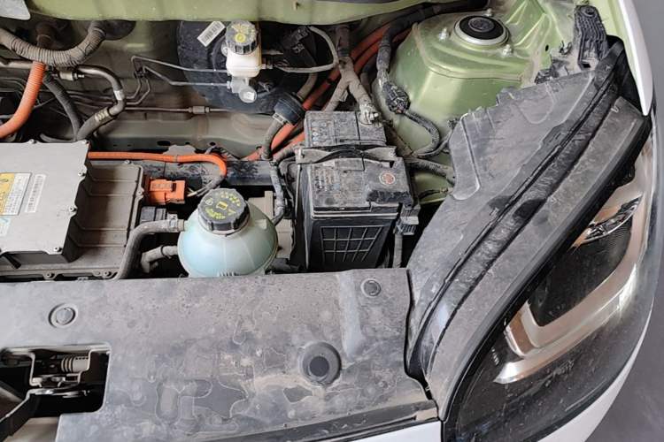 Used Wuling Bingo 2023 333 km Fast-Share Version Engine Bay Left