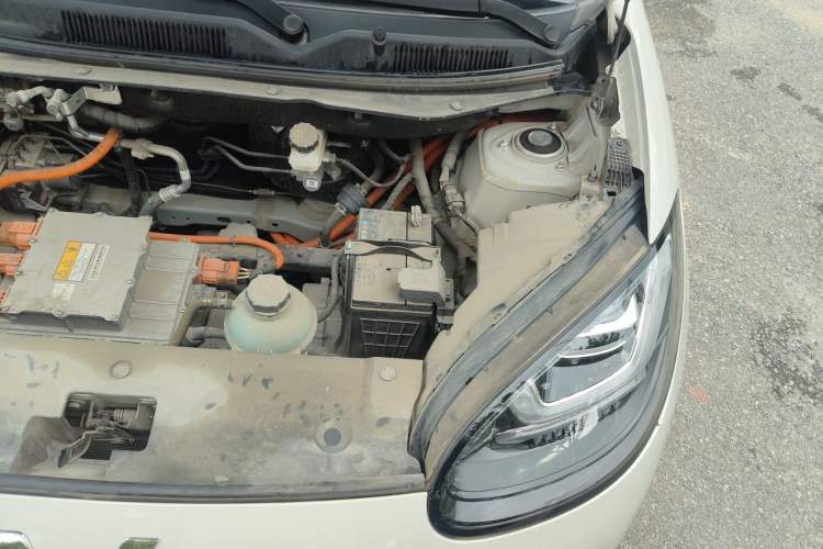 Used Wuling Bingo 2023 333 km Fast-Share Version Engine Bay Left