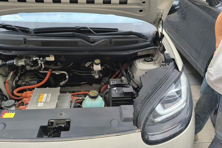 Used Wuling Bingo 2023 333 km Lingxi Connected+ Version Engine Bay Left