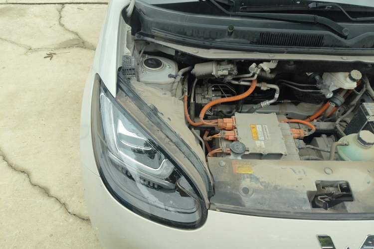 Used Wuling Bingo 2023 333 km Fast-Share Version Engine Bay Right