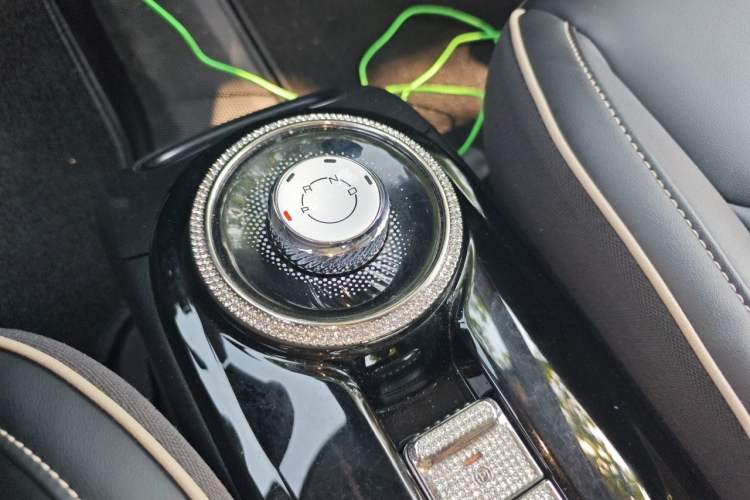 Used Wuling Bingo 2023 333 km Lingxi Connected Version Gear Lever