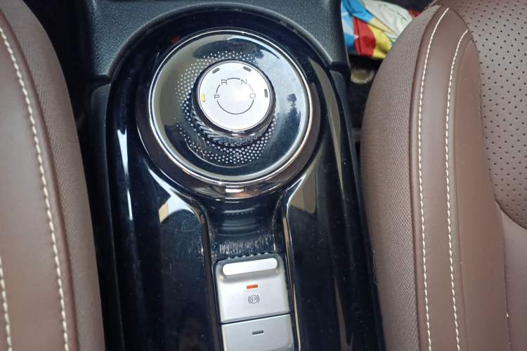 Used Wuling Bingo 2023 333 km Lingxi Connected Version Gear Lever