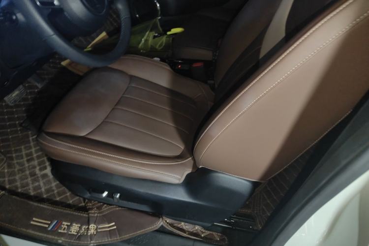 Used Wuling Bingo 2023 333 km Lingxi Connected Version Left Front Seat