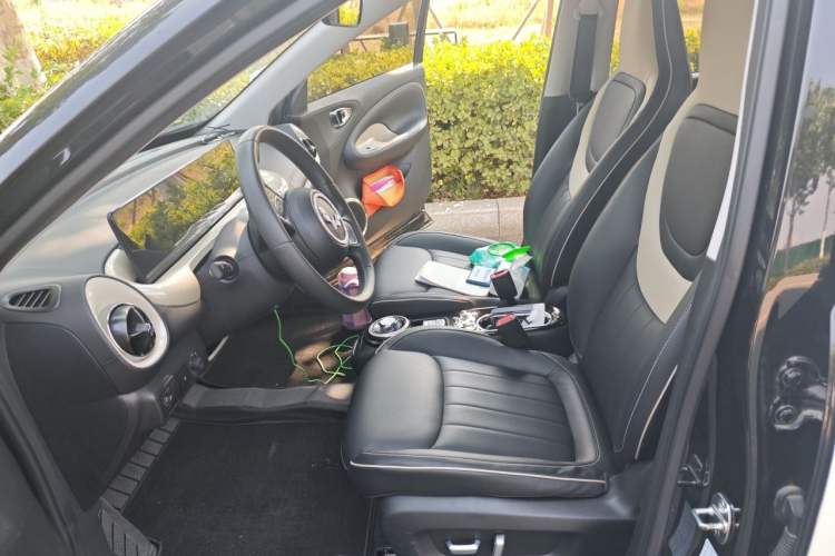 Used Wuling Bingo 2023 333 km Lingxi Connected Version Left Front Seat