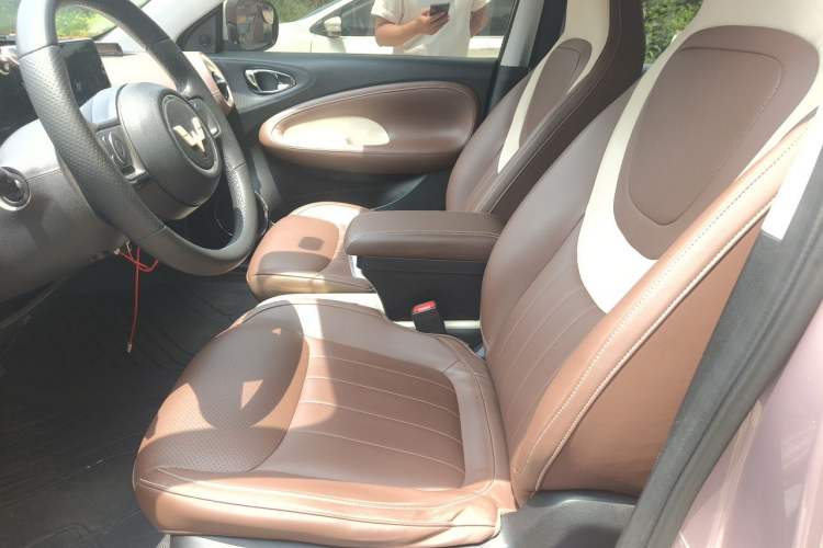 Used Wuling Bingo 2023 333 km Lingxi Connected Version Left Front Seat