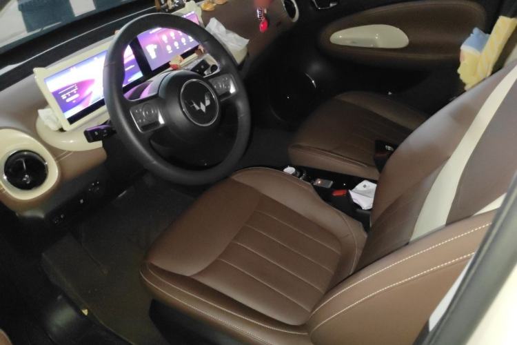 Used Wuling Bingo 2023 333 km Lingxi Connected Version Left Front Seat
