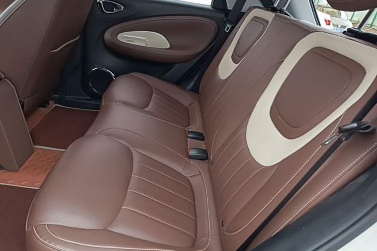 Used Wuling Bingo 2023 333 km Enjoyment Version Left Rear Seat