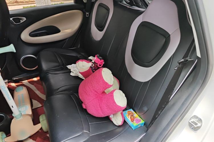 Used Wuling Bingo 2023 203km Light Edition Left Rear Seat