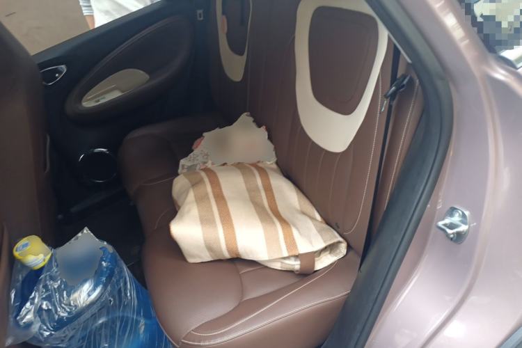 Used Wuling Bingo 2023 333 km Lingxi Connected Version Left Rear Seat