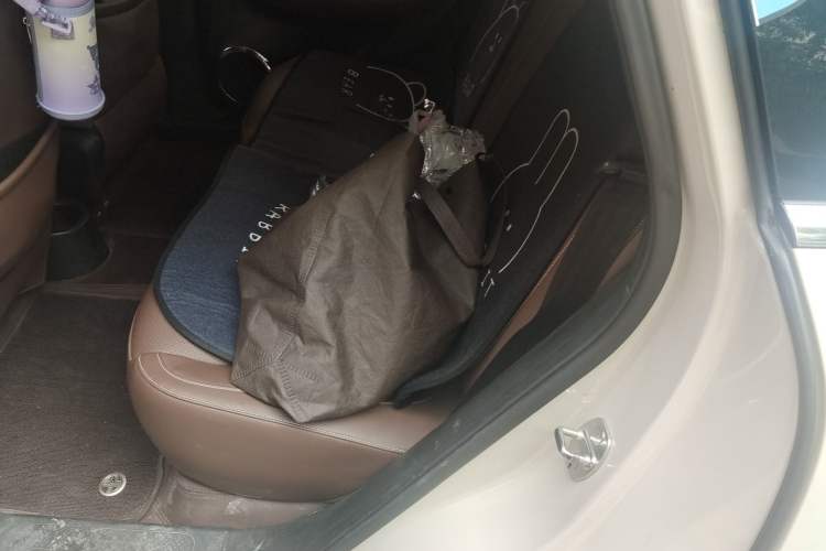 Used Wuling Bingo 2023 410 km Lingxi Deluxe Edition Left Rear Seat