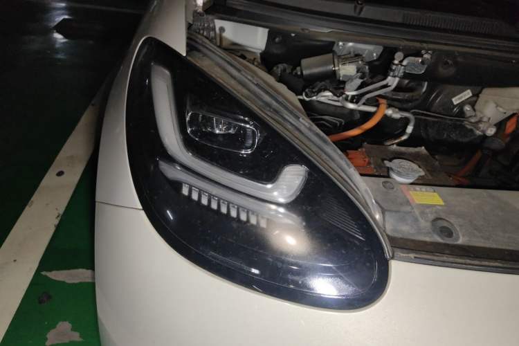 Used Wuling Bingo 2023 333 km Lingxi Connected Version Right Front Headlight