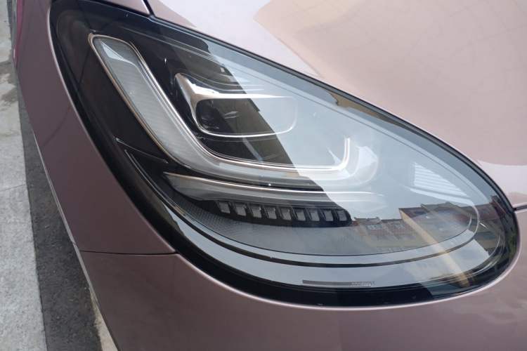 Used Wuling Bingo 2023 333 km Lingxi Connected Version Right Front Headlight