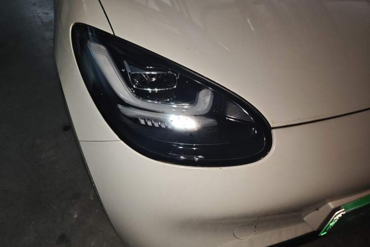Used Wuling Bingo 2023 333km Enjoy+ Version Right Front Headlight